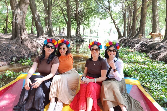 Uncover The Heart of México in Xochimilco - Cooking tlapiq ue on the water: fresh vegetables, cheese, and real technique