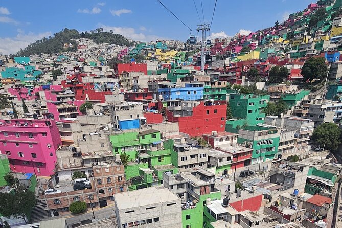 Unique cablecar experience, pulque tasting &unbeatable views - The Cablebús ride: commute views with a real change in pace