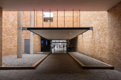 Walk around UNAM campus, a UNESCO World Heritage Site - Mural stops: Rivera and Siqueiros in public space