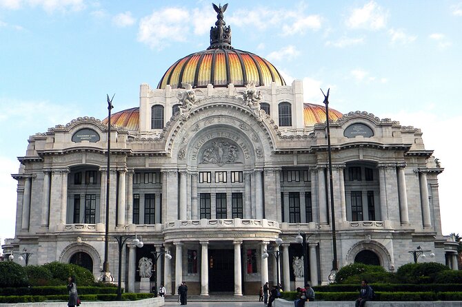 Walking Tour of the Historic Center in Mexico City - Palacio de Bellas Artes: finish with mural talk at street level