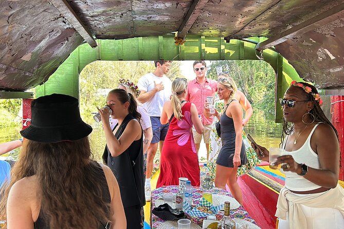 Xochimilco BOAT LIGHT PARTY WITH 1 DRINK AND 4 TAQUITOES + 18 - How the two-hour trajinera party typically unfolds