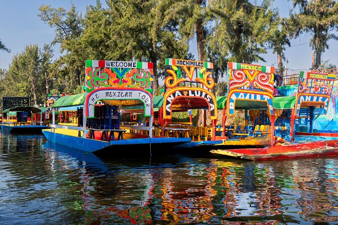 Xochimilco, Casa de Frida Kahlo, Coyoacán and UNAM - Meeting points, timing, and how the day is structured