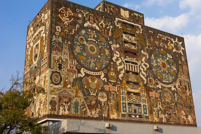 Xochimilco, Casa de Frida Kahlo, Coyoacán and UNAM - Monumental Bullring Mexico: big architecture, quick context