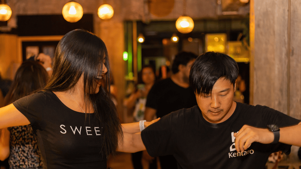 Zero to salsa for beginners - When things go off-script: venue changes and crowding